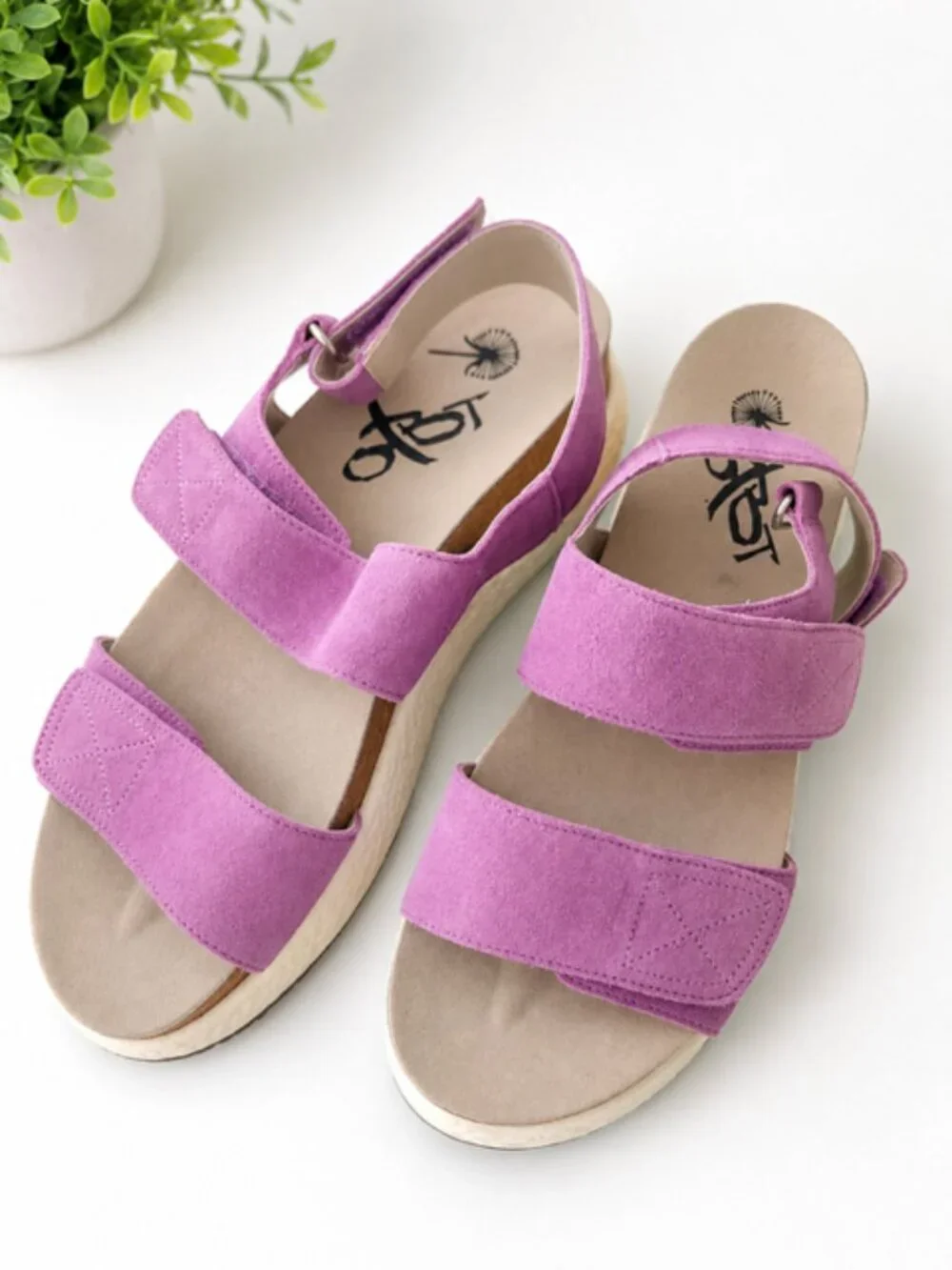 OTBT Pink Suede Adjustable Platform Sandals – Women’s